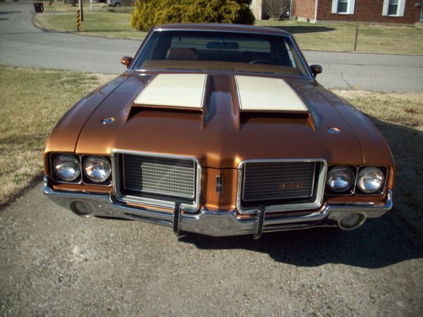 1972 Cutlass Supreme (442 W30 Clone)