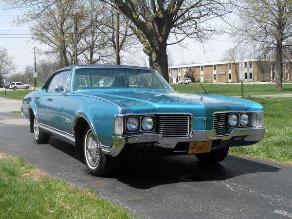 1968 Olds Delta 88 with high performance motor