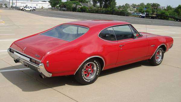 1968 Oldsmobile 442 2-Door Holiday Coupe